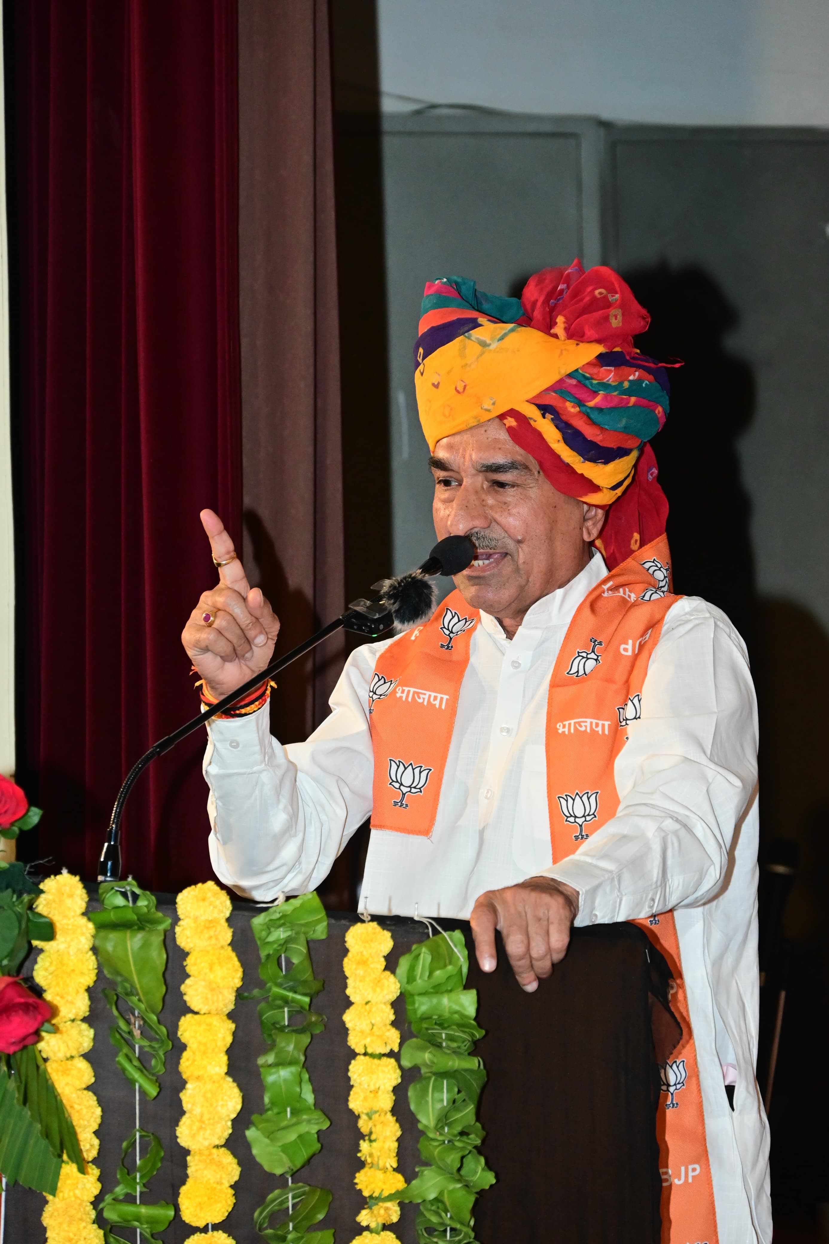 भाजपा नेता राजेंद्र राठौड़ जनता की सेवा के लिए कृत संकल्पित: मदन राठौड़ भाजपा नेता राजेंद्र राठौड़ जनता की सेवा के लिए कृत संकल्पित: मदन राठौड़