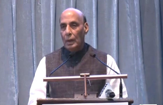 राष्ट्रीय गुणवत्ता सम्मेलन को संबोधित करते रक्षा मंत्री राजनाथ सिंह राष्ट्रीय गुणवत्ता सम्मेलन को संबोधित करते रक्षा मंत्री राजनाथ सिंह