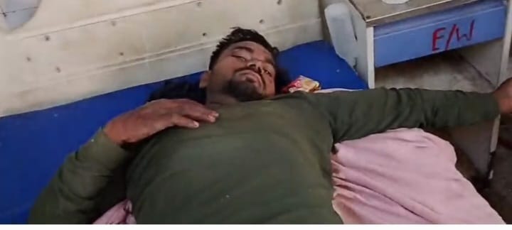 घायल अस्पताल में भर्ती घायल अस्पताल में भर्ती