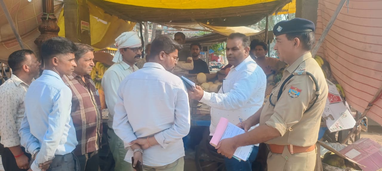 अवैध मदरसों पर कार्रवाई अवैध मदरसों पर कार्रवाई