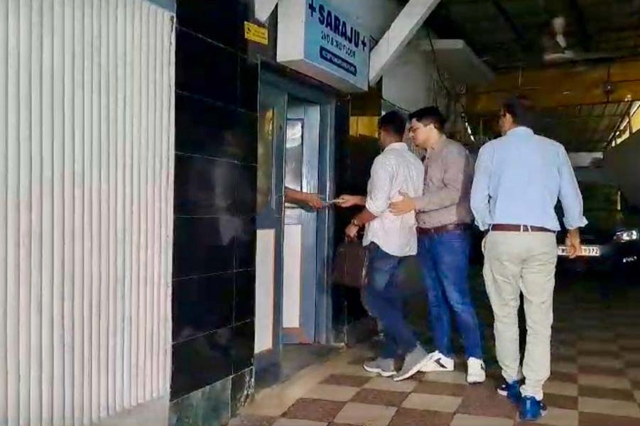 ईडी छापेमारी ईडी छापेमारी