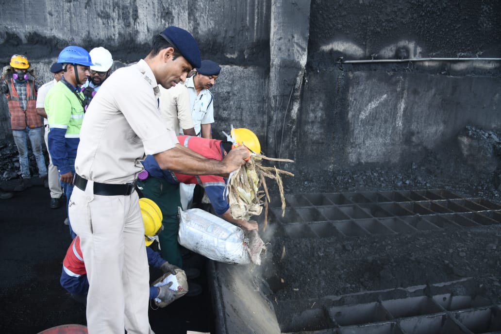 कोरबा में एनडीपीएस एक्ट के तहत जब्त मादक पदार्थों का किया गया नष्टीकरण कोरबा में एनडीपीएस एक्ट के तहत जब्त मादक पदार्थों का किया गया नष्टीकरण