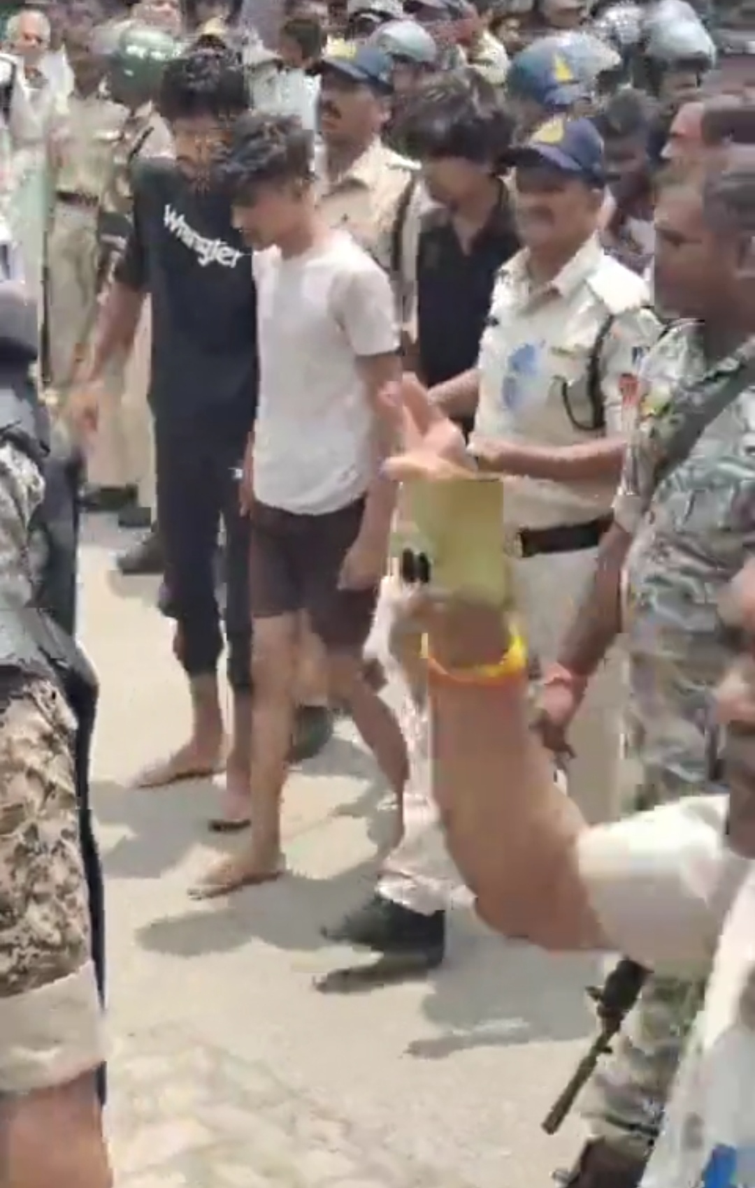 बिछड़ोद में जुलूस निकाला लव जिहाद के आरोपियों का बिछड़ोद में जुलूस निकाला लव जिहाद के आरोपियों का