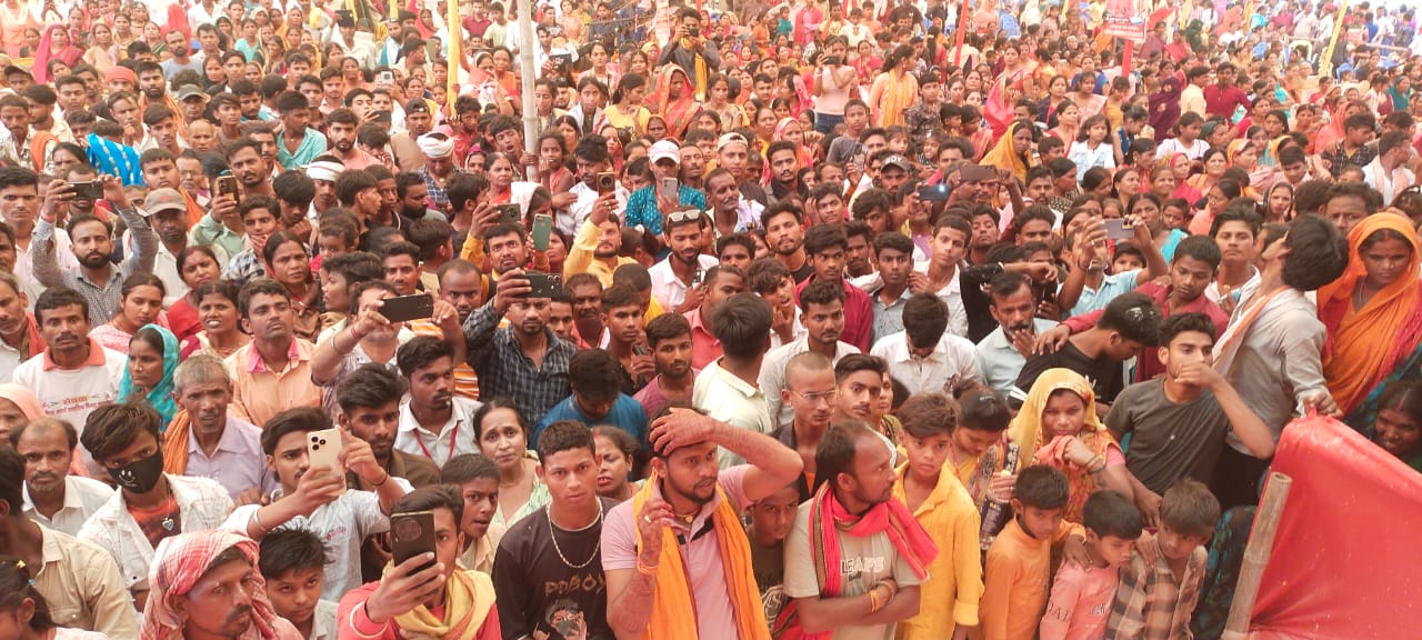 सामूहिक आदर्श विवाह में पहुंची लोगो की भारी भीड़ सामूहिक आदर्श विवाह में पहुंची लोगो की भारी भीड़