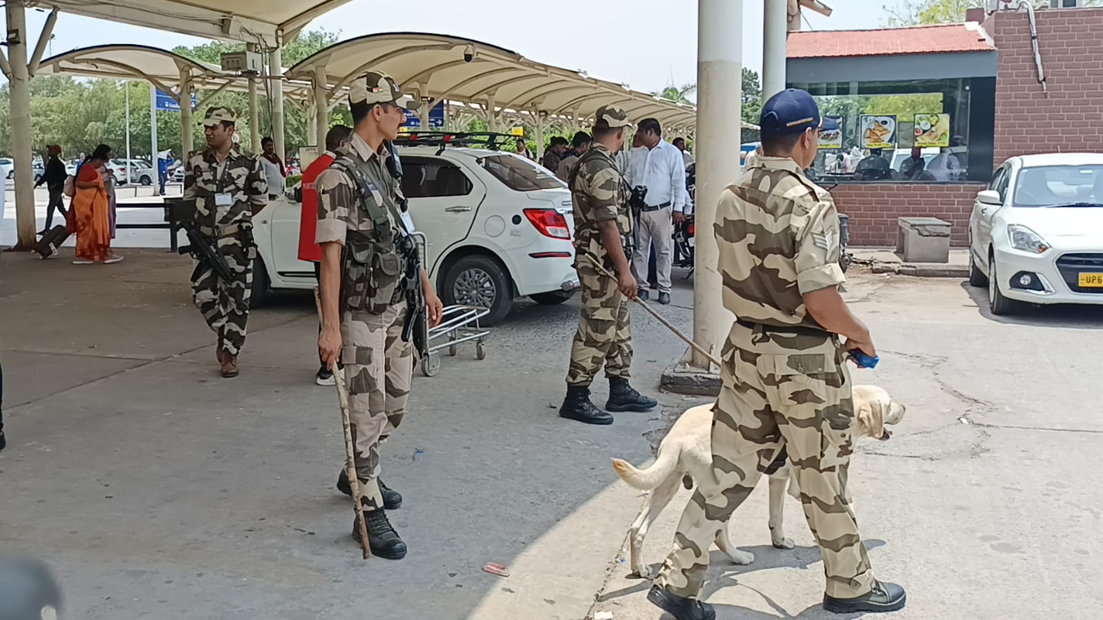 सीआईएसएफ कर क्यूआरटी दस्ता सीआईएसएफ कर क्यूआरटी दस्ता