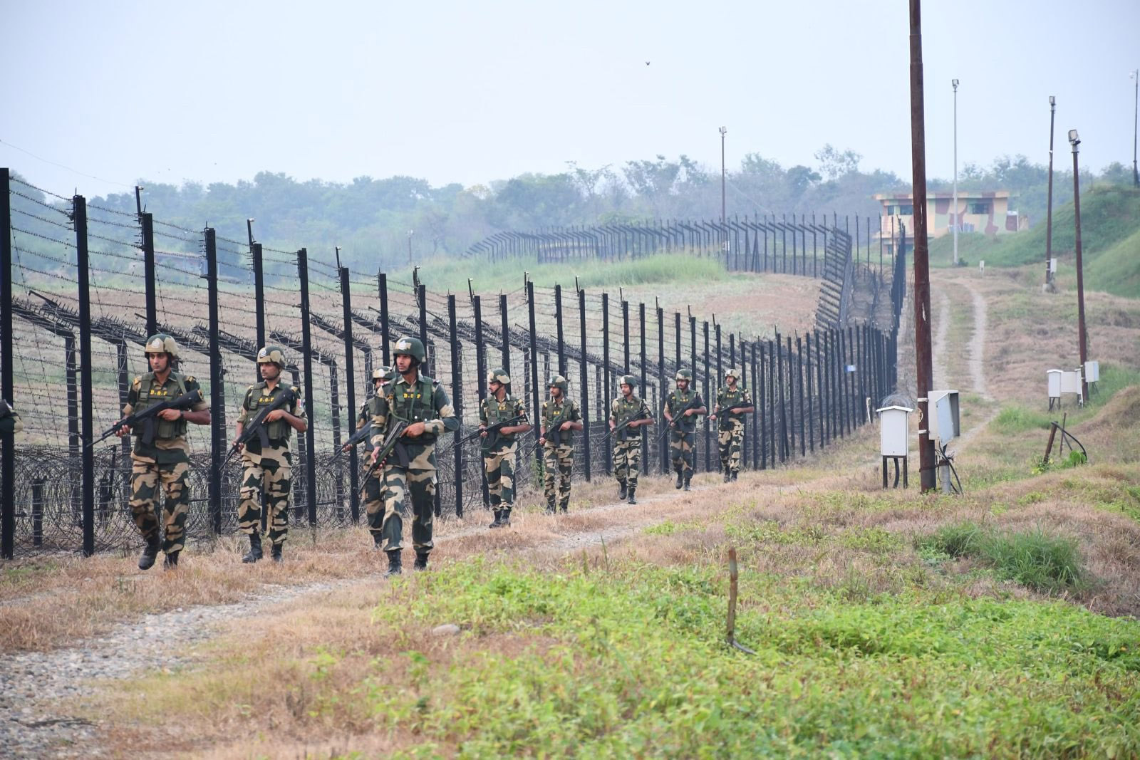 सांबा जिले में अंतर्राष्ट्रीय सीमा पर एक बड़ी घुसपैठ की कोशिश नाकाम सांबा जिले में अंतर्राष्ट्रीय सीमा पर एक बड़ी घुसपैठ की कोशिश नाकाम