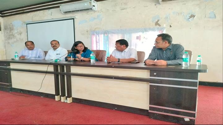 कलेक्टर ने ली अस्पताल व नर्सिंग होम संचालकों की बैठक कलेक्टर ने ली अस्पताल व नर्सिंग होम संचालकों की बैठक
