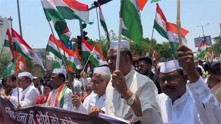 कांग्रेस की तिरंगा यात्रा कांग्रेस की तिरंगा यात्रा
