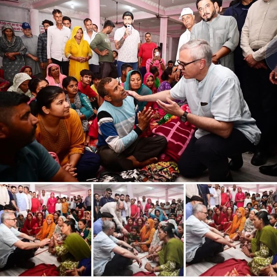 साहिब बंदगी आश्रम मिश्रीवाला ने बार्डर से विस्थापित लोगों को दी शरण, मुख्यमंत्री उमर अब्दुल्ला ने किया दौरा साहिब बंदगी आश्रम मिश्रीवाला ने बार्डर से विस्थापित लोगों को दी शरण, मुख्यमंत्री उमर अब्दुल्ला ने किया दौरा