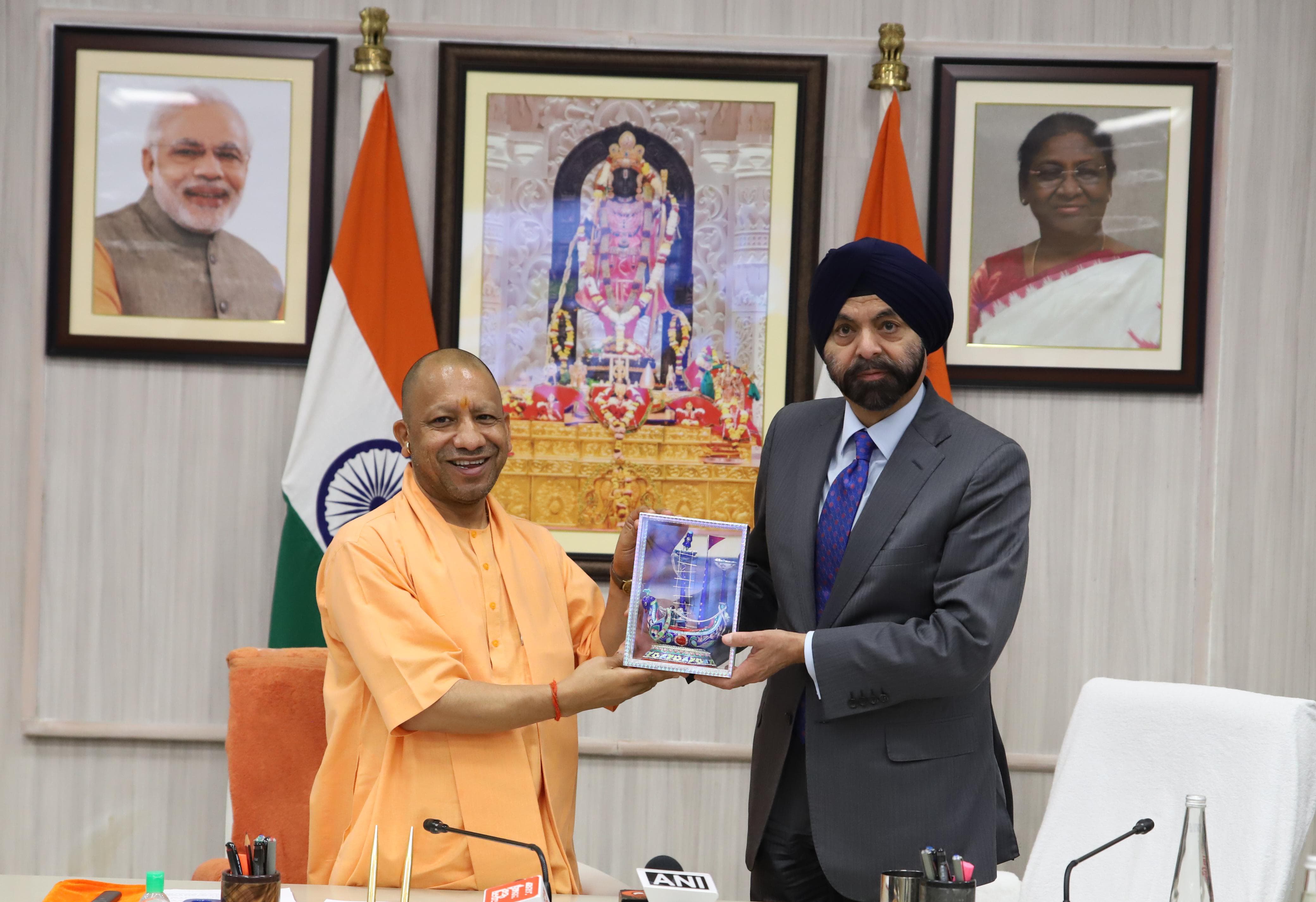 विश्व बैंक के अध्यक्ष की सीएम योगी से हुई मुलाकात विश्व बैंक के अध्यक्ष की सीएम योगी से हुई मुलाकात