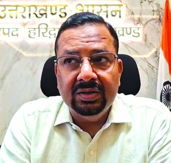 डीएम कर्मेन्द्र सिंह डीएम कर्मेन्द्र सिंह