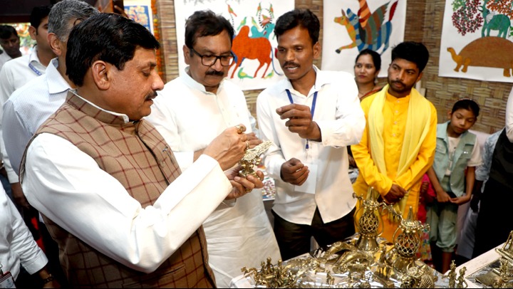 राज्य स्तरीय आदि शिल्पग्राम महोत्सव का अवलोकन राज्य स्तरीय आदि शिल्पग्राम महोत्सव का अवलोकन