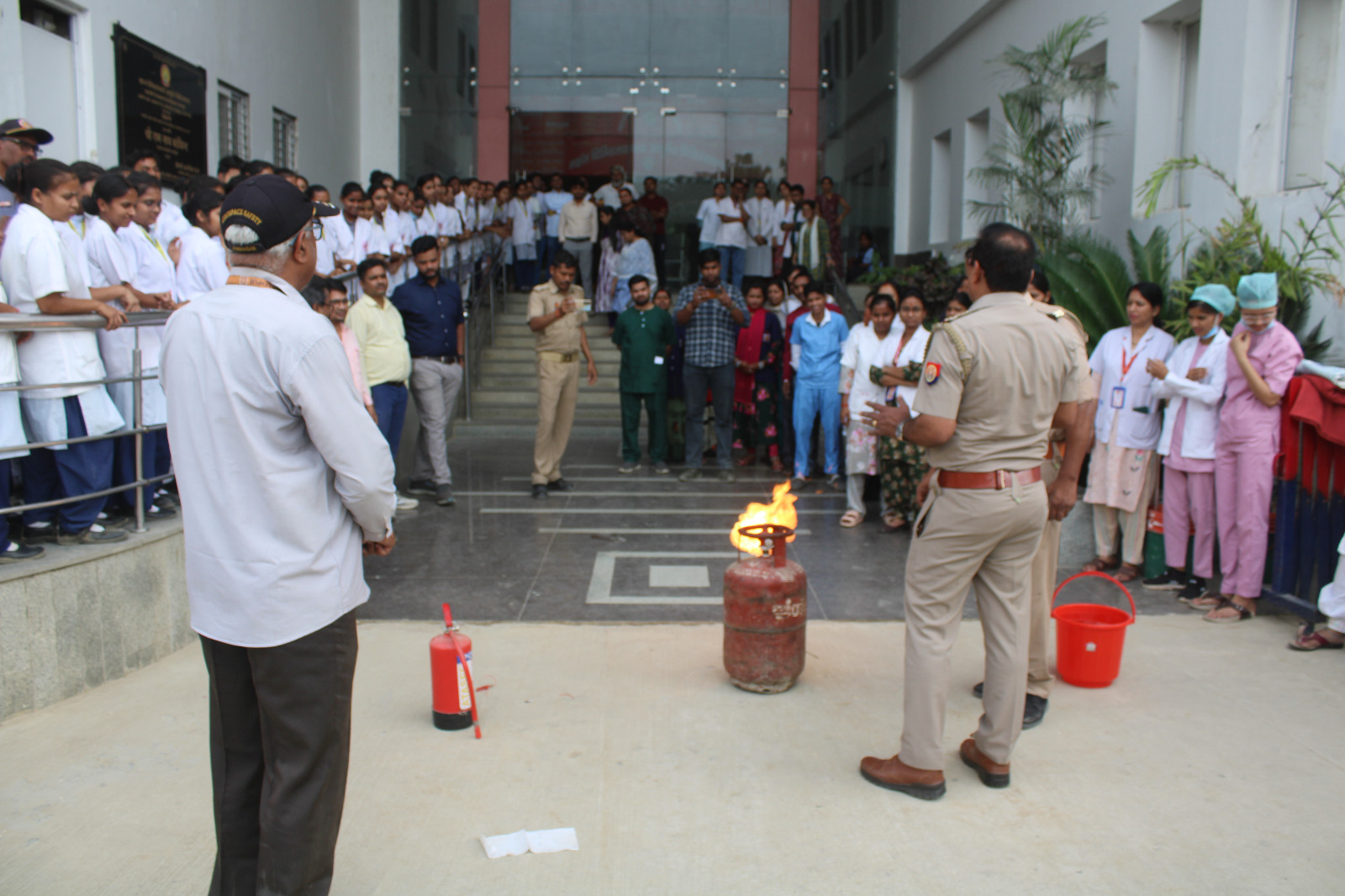 महायोगी गोरखनाथ चिकित्सालय में आयोजित हुआ अग्नि सुरक्षा प्रशिक्षण कार्यक्रम*