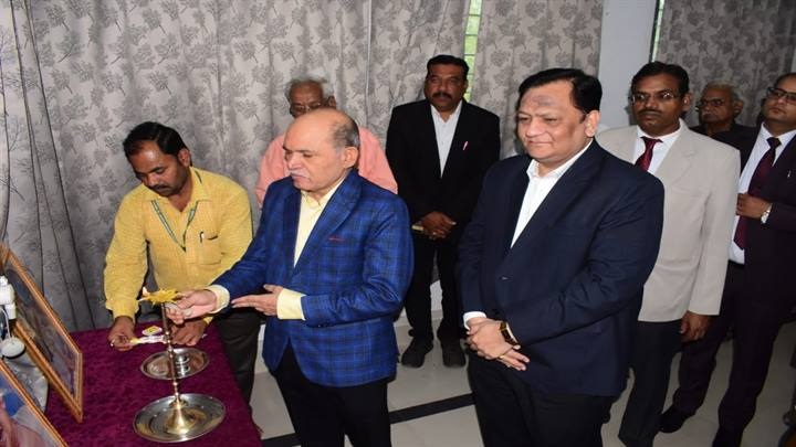 रीवाः नेशनल लोक अदालत में 1326 प्रकरणों का किया गया निराकरण रीवाः नेशनल लोक अदालत में 1326 प्रकरणों का किया गया निराकरण