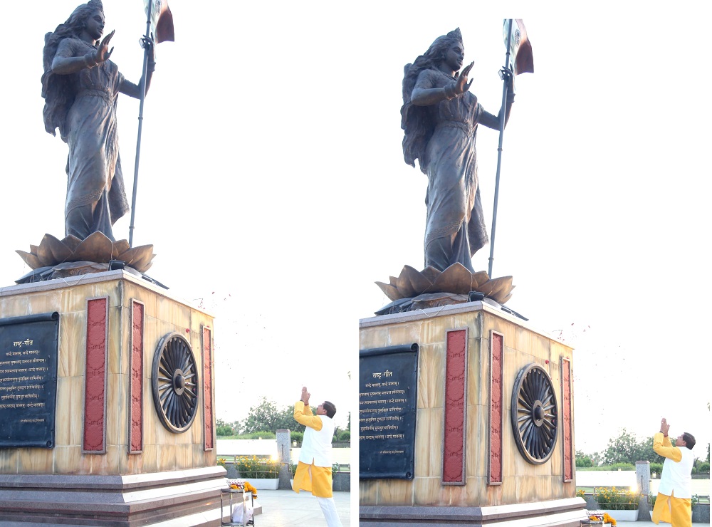 मुख्यमंत्री ने शौर्य स्मारक पहुंचकर शहीदों को किया नमन, भारत माता की प्रतिमा पर अर्पित किए पुष्प मुख्यमंत्री ने शौर्य स्मारक पहुंचकर शहीदों को किया नमन, भारत माता की प्रतिमा पर अर्पित किए पुष्प