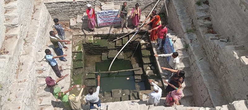 छिंदवाड़ा जिले में मानव श्रृंखला बनाकर जल संरक्षण की ली गई शपथ छिंदवाड़ा जिले में मानव श्रृंखला बनाकर जल संरक्षण की ली गई शपथ