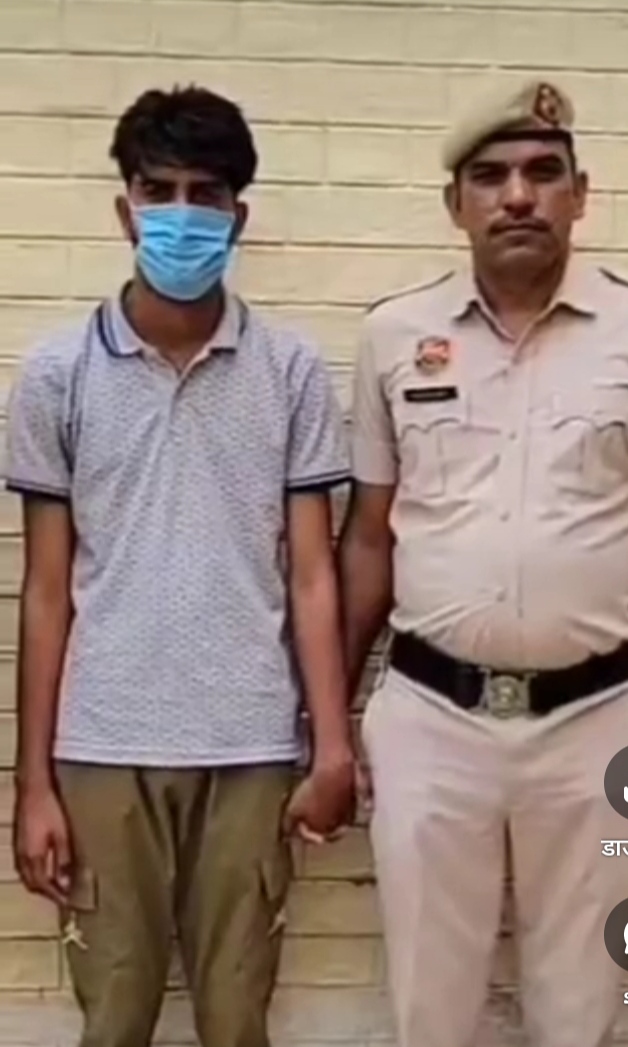 हत्या का आरोपी प्रेमी पुलिस हिरासत में। हत्या का आरोपी प्रेमी पुलिस हिरासत में।