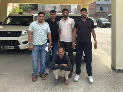 Accused Rafiq in police custody. Accused Rafiq in police custody.