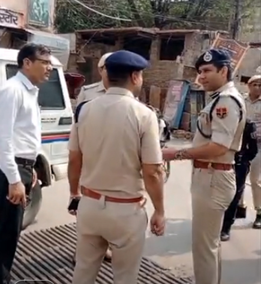 पहले डेढ़ घंटे रहा चूरु में रेड अलर्ट, बाद में ग्रीन अलर्ट जारी कर सामान्य स्थिति में वापस लौटे : एसपी ने सड़क पर घूमकर दी हिदायत पहले डेढ़ घंटे रहा चूरु में रेड अलर्ट, बाद में ग्रीन अलर्ट जारी कर सामान्य स्थिति में वापस लौटे : एसपी ने सड़क पर घूमकर दी हिदायत