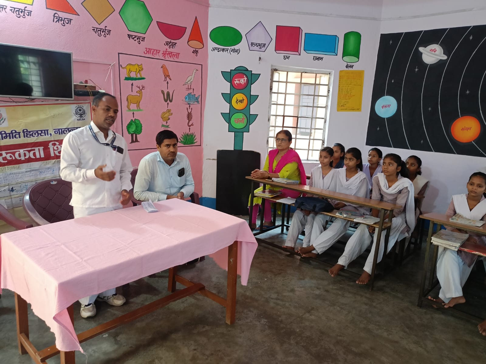 विश्व प्रवासी पक्षी दिवससमारोह मे शामिल लोग विश्व प्रवासी पक्षी दिवससमारोह मे शामिल लोग