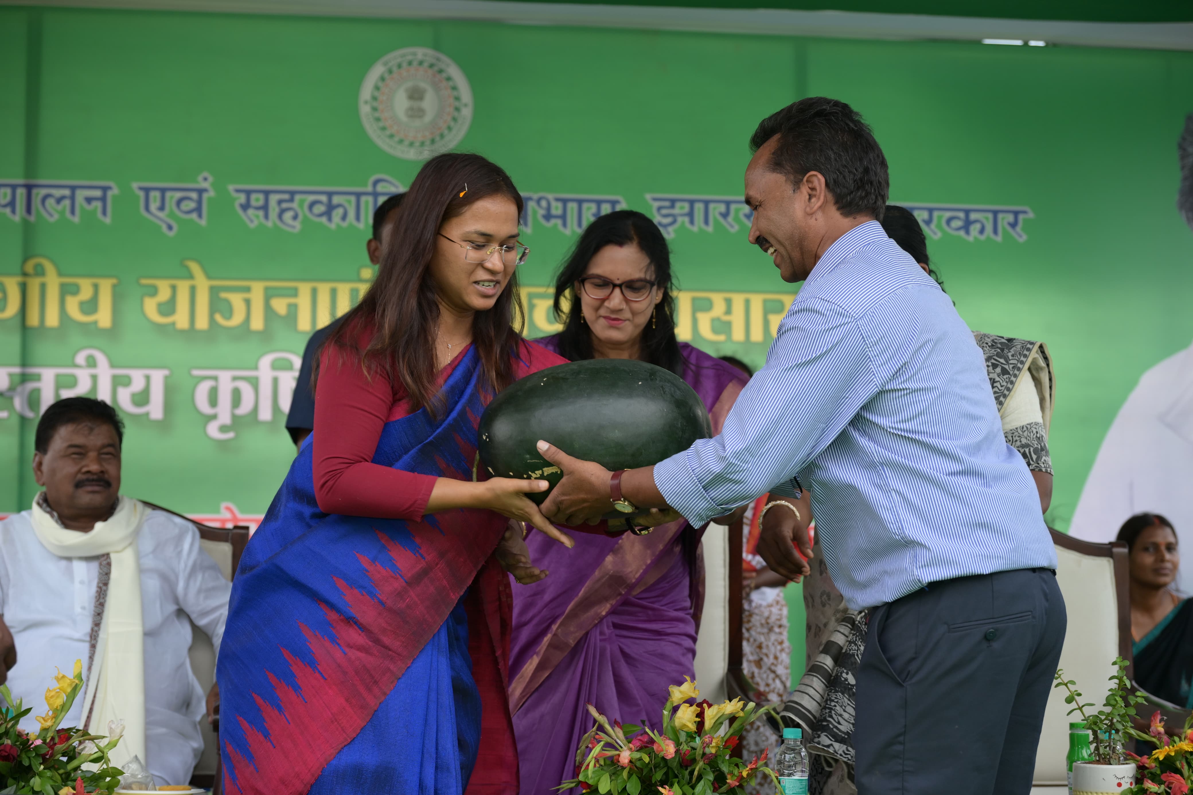 कार्यक्रम की तस्वीर कार्यक्रम की तस्वीर