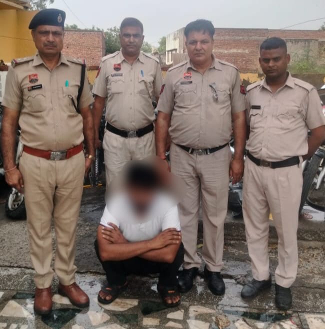 लूट का ड्रामा करने का आरोपी पुलिस विरासत में लूट का ड्रामा करने का आरोपी पुलिस विरासत में