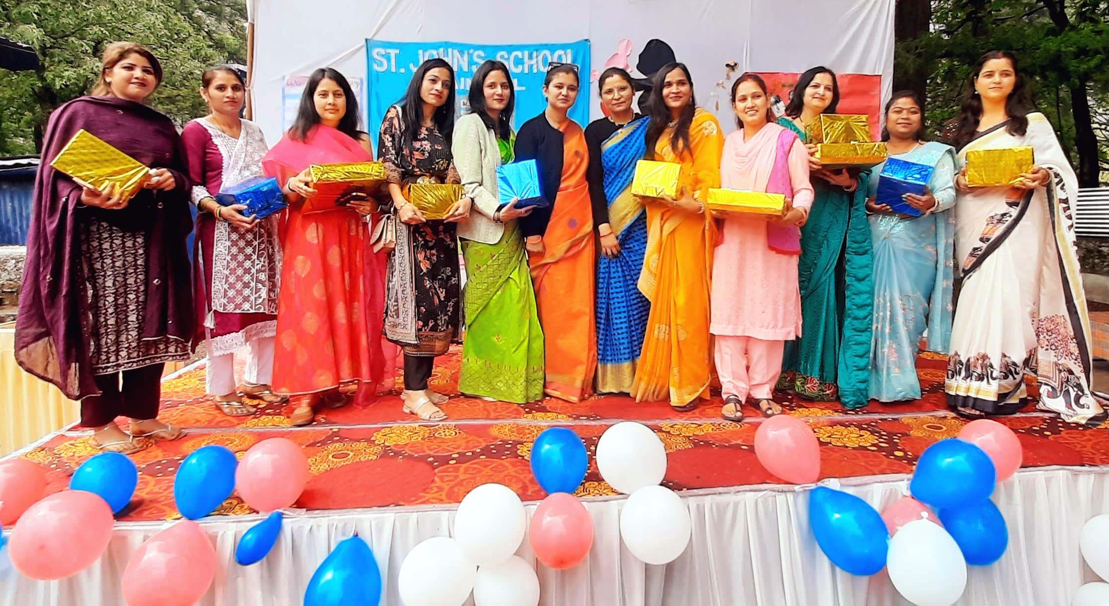 सेंट जॉन्स स्कूल नैनीताल में मातृ दिवस की पूर्व संध्या पर सम्मानित हुई माताएं। सेंट जॉन्स स्कूल नैनीताल में मातृ दिवस की पूर्व संध्या पर सम्मानित हुई माताएं।