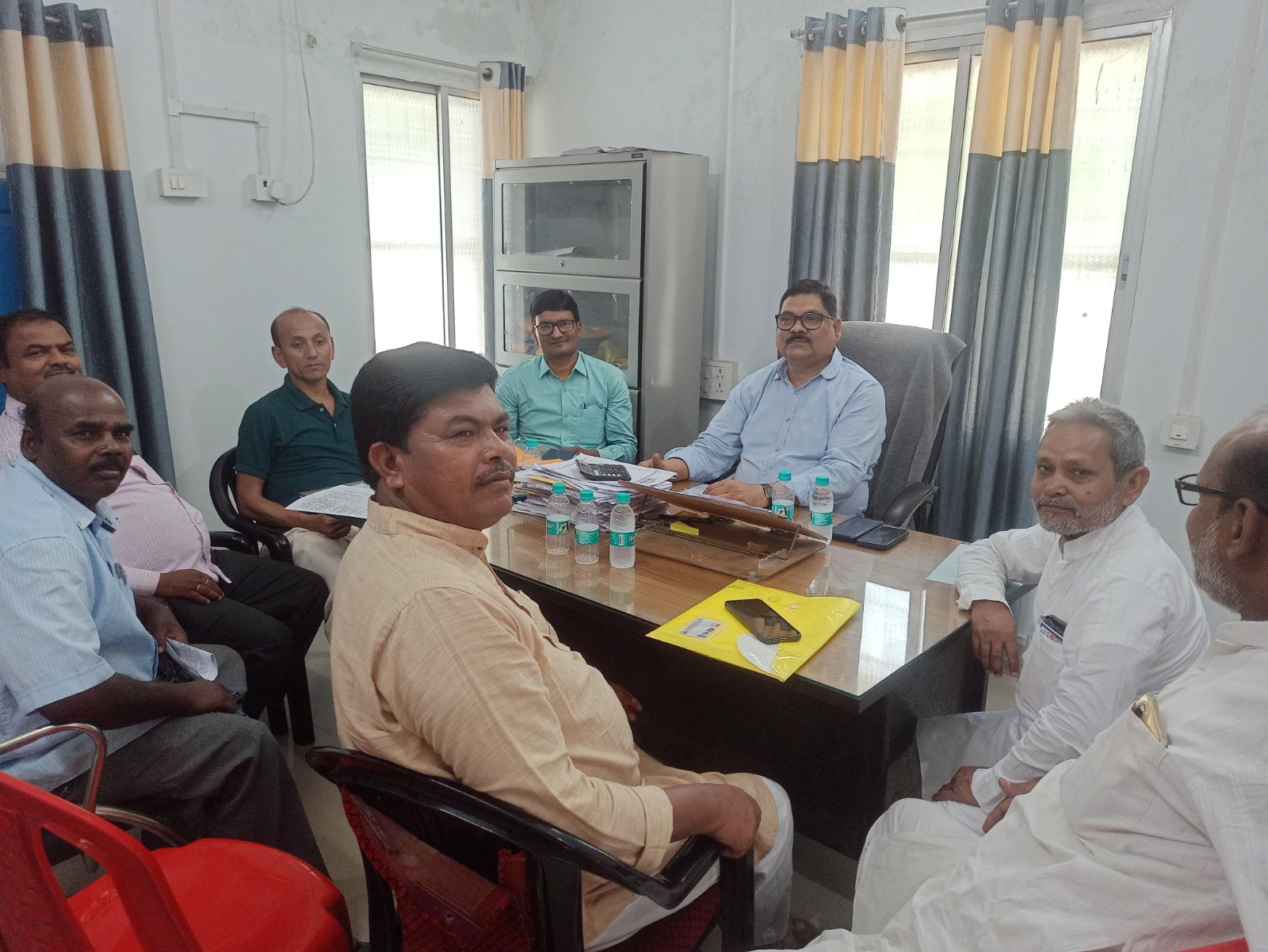 विधानसभा आम निर्वाचन 2025 को लेकर राजनीतिक दलों प्रतिनिधियों के साथ एफएलसी पर्यवेक्षक ने की बैठक विधानसभा आम निर्वाचन 2025 को लेकर राजनीतिक दलों प्रतिनिधियों के साथ एफएलसी पर्यवेक्षक ने की बैठक