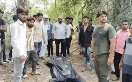 तालाब से निकला शव तालाब से निकला शव