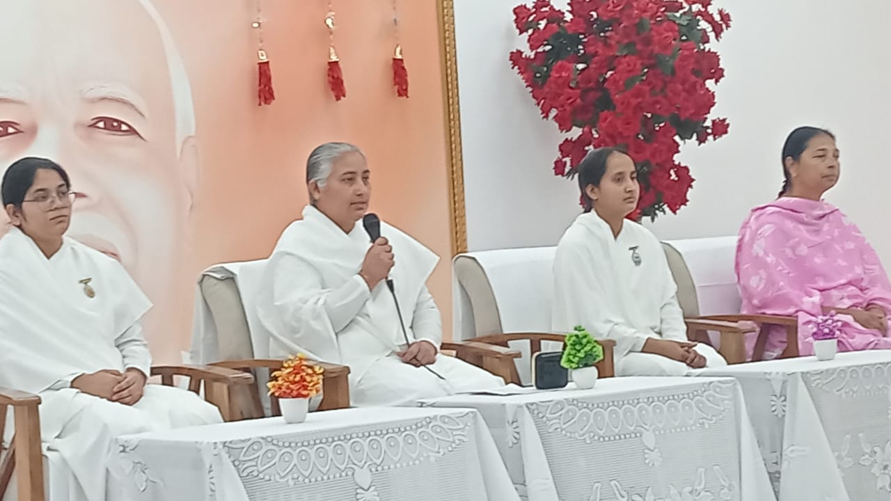 ब्रह्माकुमारी ने मनाया मातृ दिवस ब्रह्माकुमारी ने मनाया मातृ दिवस