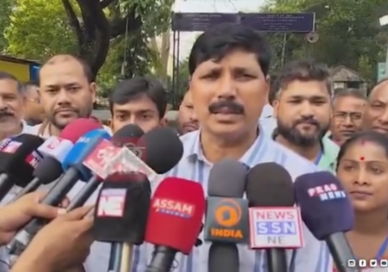 रंगिया में पत्रकारों से बातचीत करते हुए प्रदेश भाजपा के पूर्व अध्यक्ष भबेश कलिता। रंगिया में पत्रकारों से बातचीत करते हुए प्रदेश भाजपा के पूर्व अध्यक्ष भबेश कलिता।