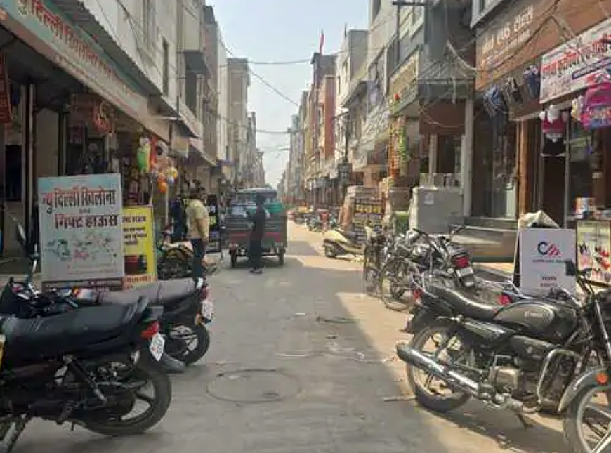 श्रीगंगानगर को ग्रीन जोन घोषित किया, बाजारों में लाैटी रौनक : दुकानों के शटर खुलते ही सड़कों पर चहल-पहल दिखने लगी श्रीगंगानगर को ग्रीन जोन घोषित किया, बाजारों में लाैटी रौनक : दुकानों के शटर खुलते ही सड़कों पर चहल-पहल दिखने लगी