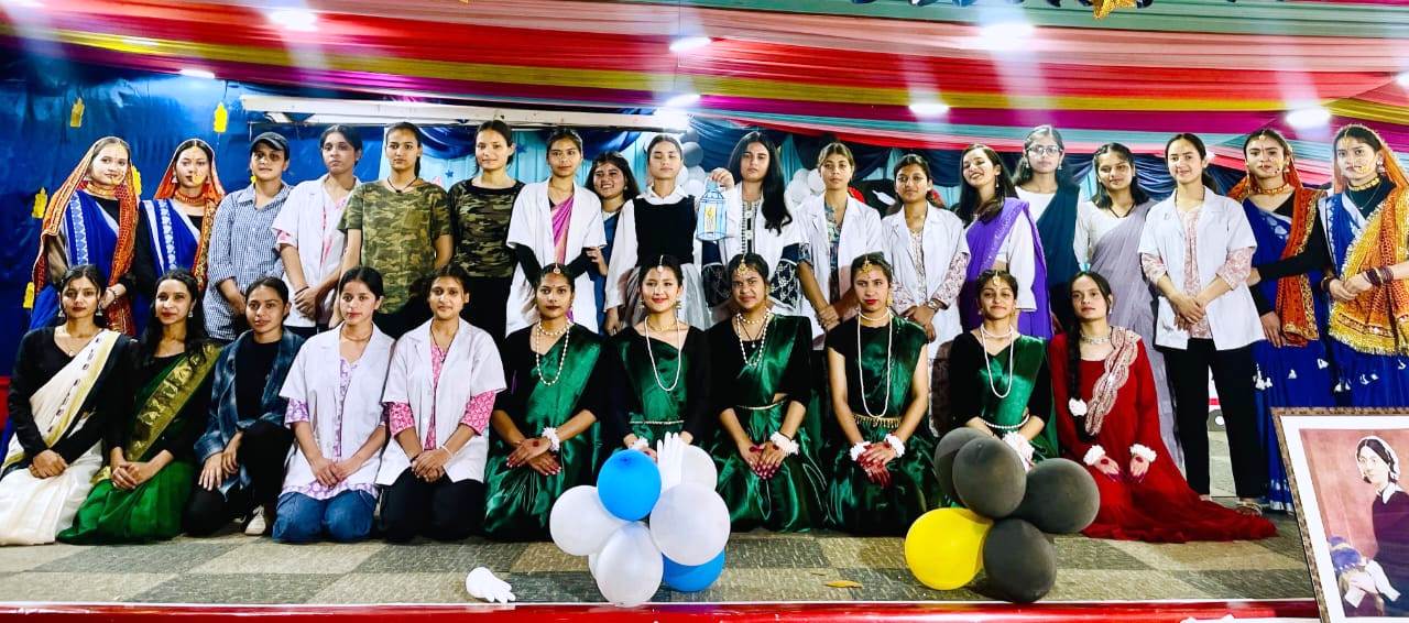 नैन्सी कॉलेज ऑफ नर्सिंग ज्योलीकोट में सोमवार को ‘अंतरराष्ट्रीय नर्सिंग दिवस’ के अवसर पर आयोजित कार्यक्रम में प्रतिभागी छात्राएं। नैन्सी कॉलेज ऑफ नर्सिंग ज्योलीकोट में सोमवार को ‘अंतरराष्ट्रीय नर्सिंग दिवस’ के अवसर पर आयोजित कार्यक्रम में प्रतिभागी छात्राएं।
