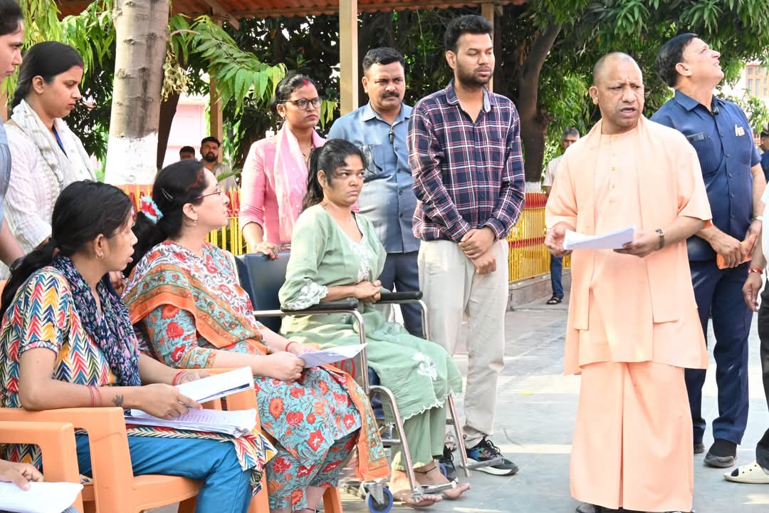 *जनता दर्शन में मुख्यमंत्री ने सुनीं 150 लोगों की समस्याएं* *जनता दर्शन में मुख्यमंत्री ने सुनीं 150 लोगों की समस्याएं*