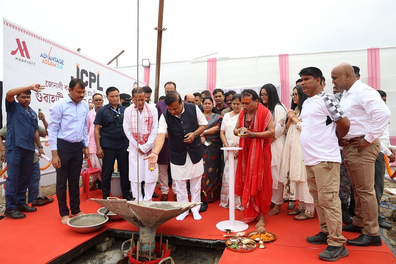 गुवाहाटी एयरपोर्ट रोड पर दो होटल परियोजनाओं के भूमिपूजन में शामिल मुख्यमंत्री डॉ हिमंत बिस्व सरमा। गुवाहाटी एयरपोर्ट रोड पर दो होटल परियोजनाओं के भूमिपूजन में शामिल मुख्यमंत्री डॉ हिमंत बिस्व सरमा।