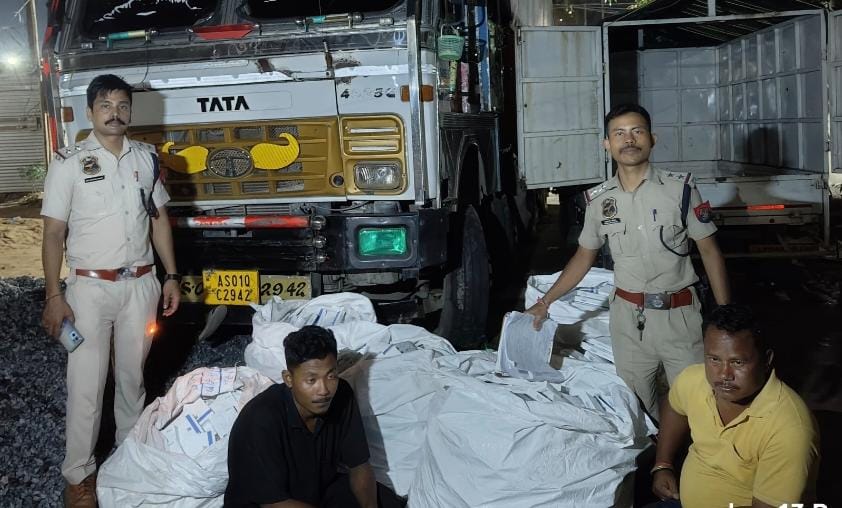 भारी मात्रा में विदेशी सिगरेट बरामद दो गिरफ्तार
