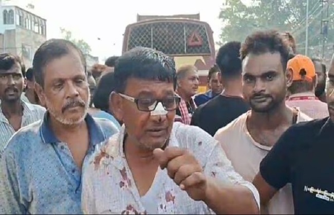 चालक के साथ मारपीट चालक के साथ मारपीट