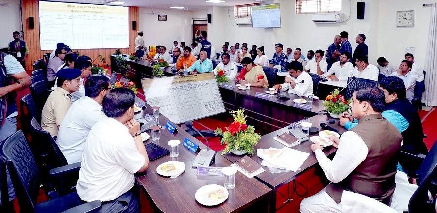 सिंहस्थ-2028 की तैयारियों की समीक्षा करते हुए मुख्यमंत्री डॉ. मोहन यादव सिंहस्थ-2028 की तैयारियों की समीक्षा करते हुए मुख्यमंत्री डॉ. मोहन यादव