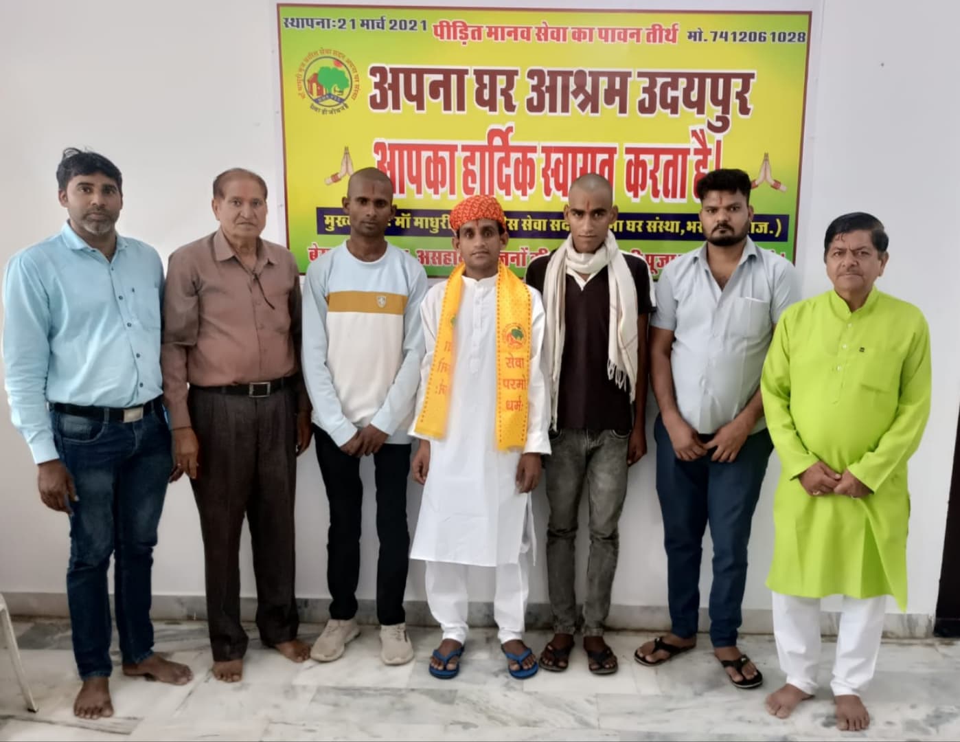 बुद्ध पूर्णिमा पर भाई से मिलन: आश्रम ने मिलाया बिछुड़े परिजनों को बुद्ध पूर्णिमा पर भाई से मिलन: आश्रम ने मिलाया बिछुड़े परिजनों को