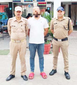 नर्स की आत्महत्या मामले में रिश्तेदार गिरफ्तार, मानसिक उत्पीड़न के कारण की थी आत्महत्या नर्स की आत्महत्या मामले में रिश्तेदार गिरफ्तार, मानसिक उत्पीड़न के कारण की थी आत्महत्या