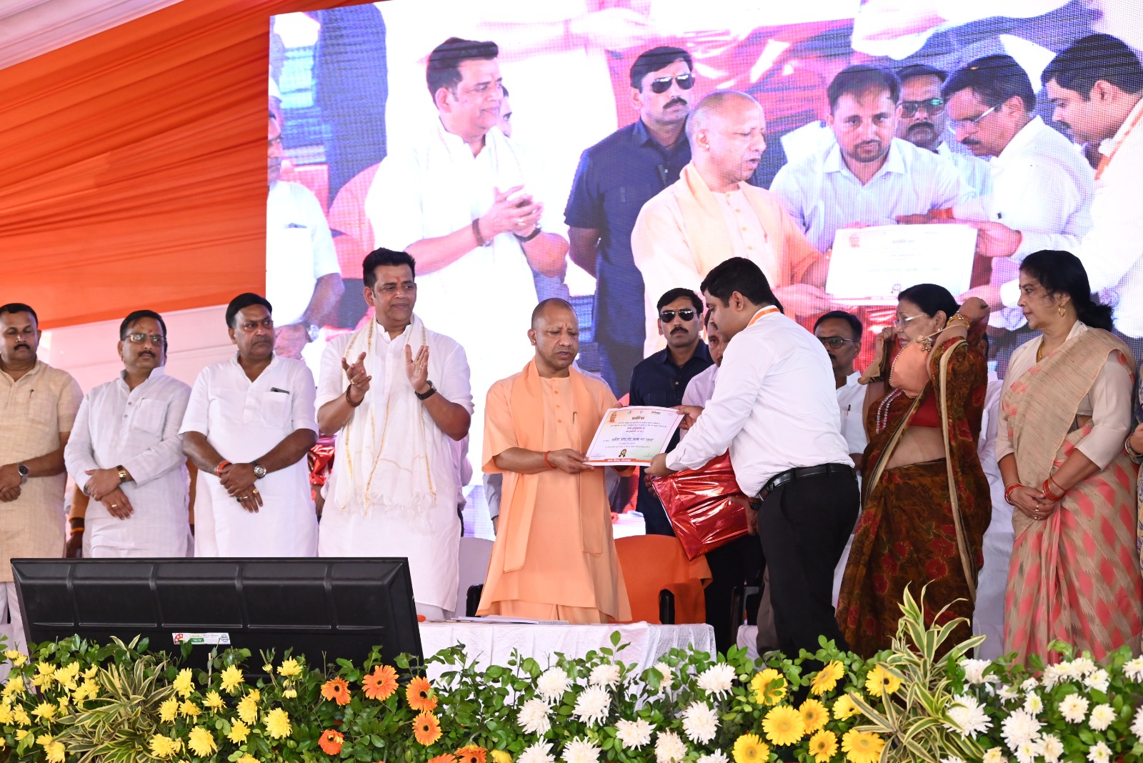 *सीएम योगी ने किया अर्बन फैसिलिटेशन सेंटर और सीनियर सिटीजन डे केयर सेंटर का लोकार्पण *सीएम योगी ने किया अर्बन फैसिलिटेशन सेंटर और सीनियर सिटीजन डे केयर सेंटर का लोकार्पण