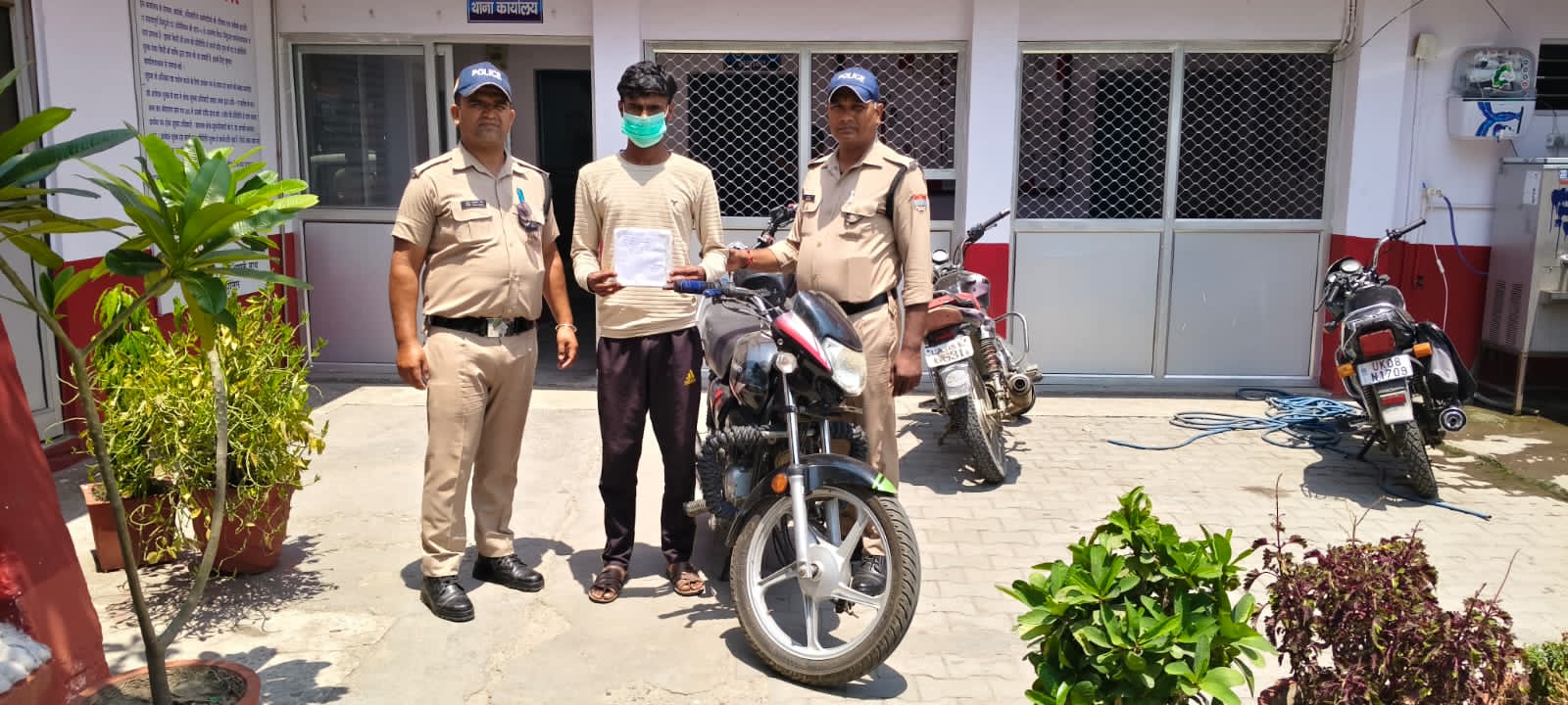 गिरफ्तार शातिर ठग गिरफ्तार शातिर ठग