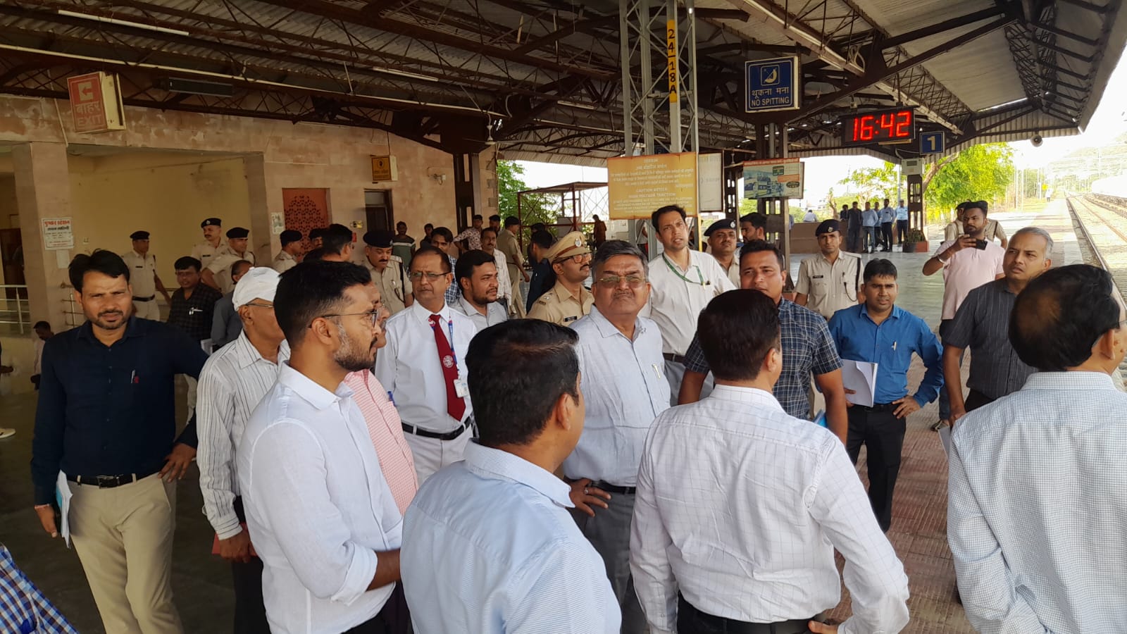 महाप्रबंधक उत्तर पश्चिम रेलवे ने देखे अजमेर व पुष्कर डेवलपमेंट के काम महाप्रबंधक उत्तर पश्चिम रेलवे ने देखे अजमेर व पुष्कर डेवलपमेंट के काम