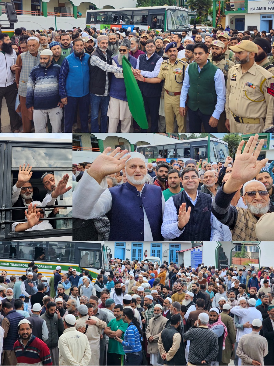 उपायुक्त किश्तवाड़ ने 31 हज यात्रियों को किया रवाना उपायुक्त किश्तवाड़ ने 31 हज यात्रियों को किया रवाना