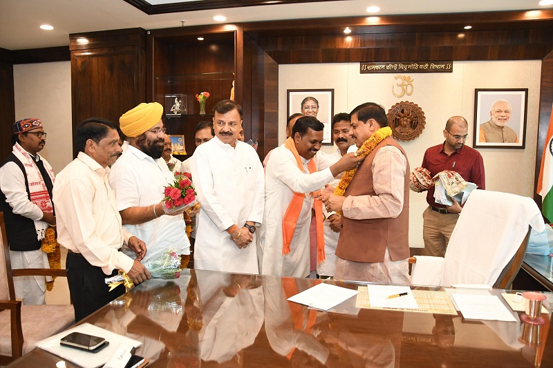 मुख्यमंत्री डॉ. मोहन यादव का पचमढ़ीवासियों ने माना आभार मुख्यमंत्री डॉ. मोहन यादव का पचमढ़ीवासियों ने माना आभार