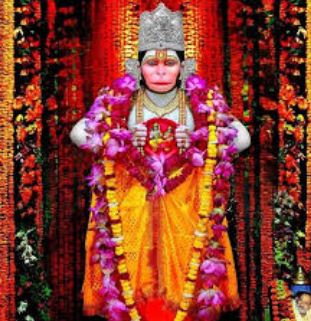 हनुमान सेतु स्थित हनुमान जी की मूर्ति हनुमान सेतु स्थित हनुमान जी की मूर्ति
