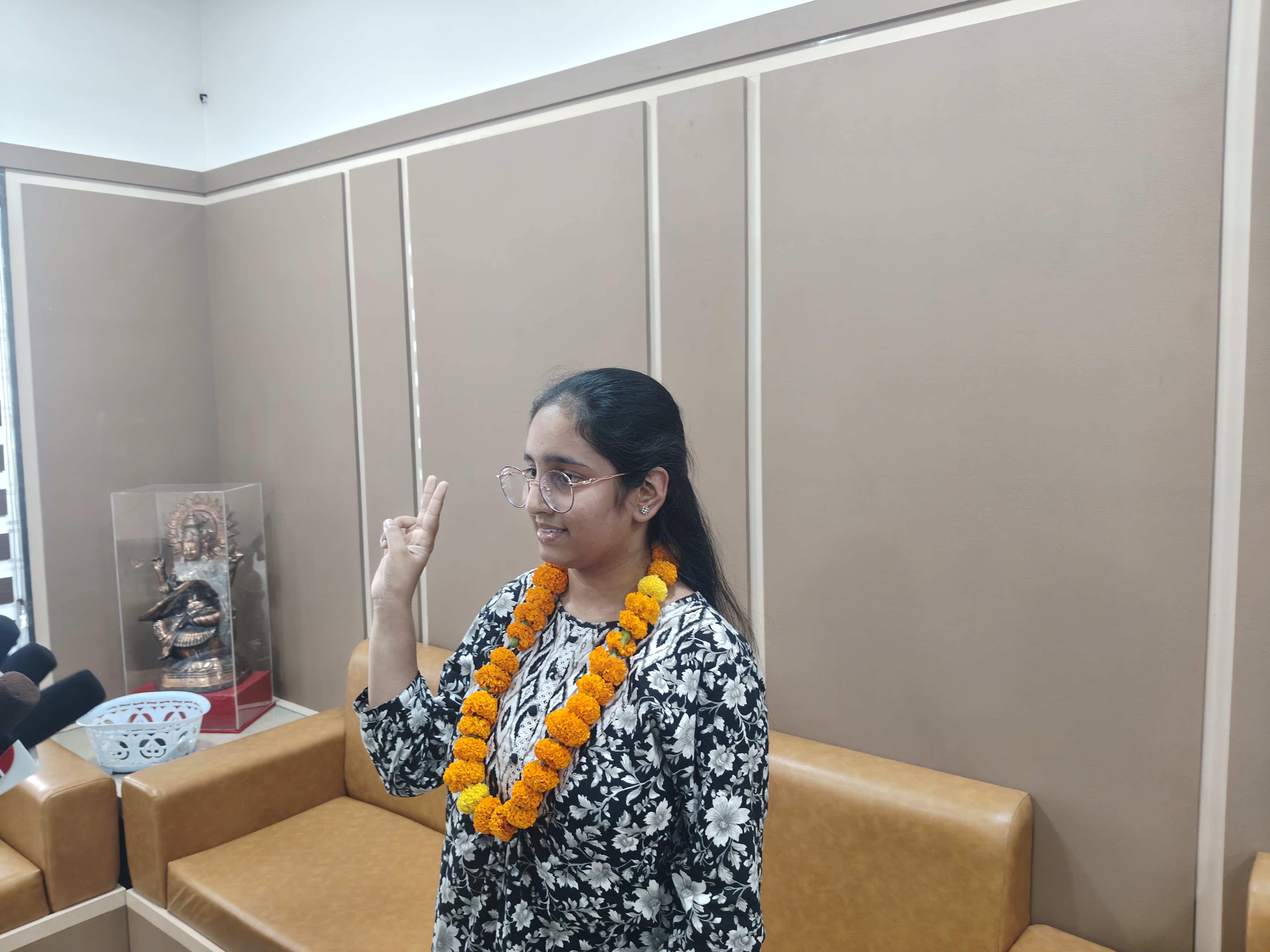 यशिका। यशिका।