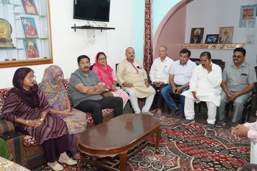 उपमुख्यमंत्री ने 'ऑपरेशन सिंदूर' में घायल हरोली के वीर सपूतों के परिजनाें से कुशलक्षेम जानते उपमुख्यमंत्री ने 'ऑपरेशन सिंदूर' में घायल हरोली के वीर सपूतों के परिजनाें से कुशलक्षेम जानते