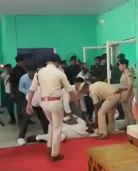 सांसद अजय मंडल की गिरने के बाद की फाेटाे सांसद अजय मंडल की गिरने के बाद की फाेटाे