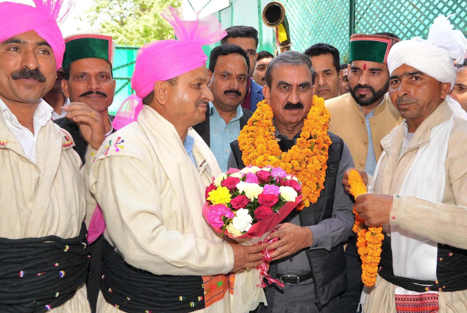 मुख्यमंत्री से मुलाकात करते वुल फेडरेशन अध्यक्ष मुख्यमंत्री से मुलाकात करते वुल फेडरेशन अध्यक्ष